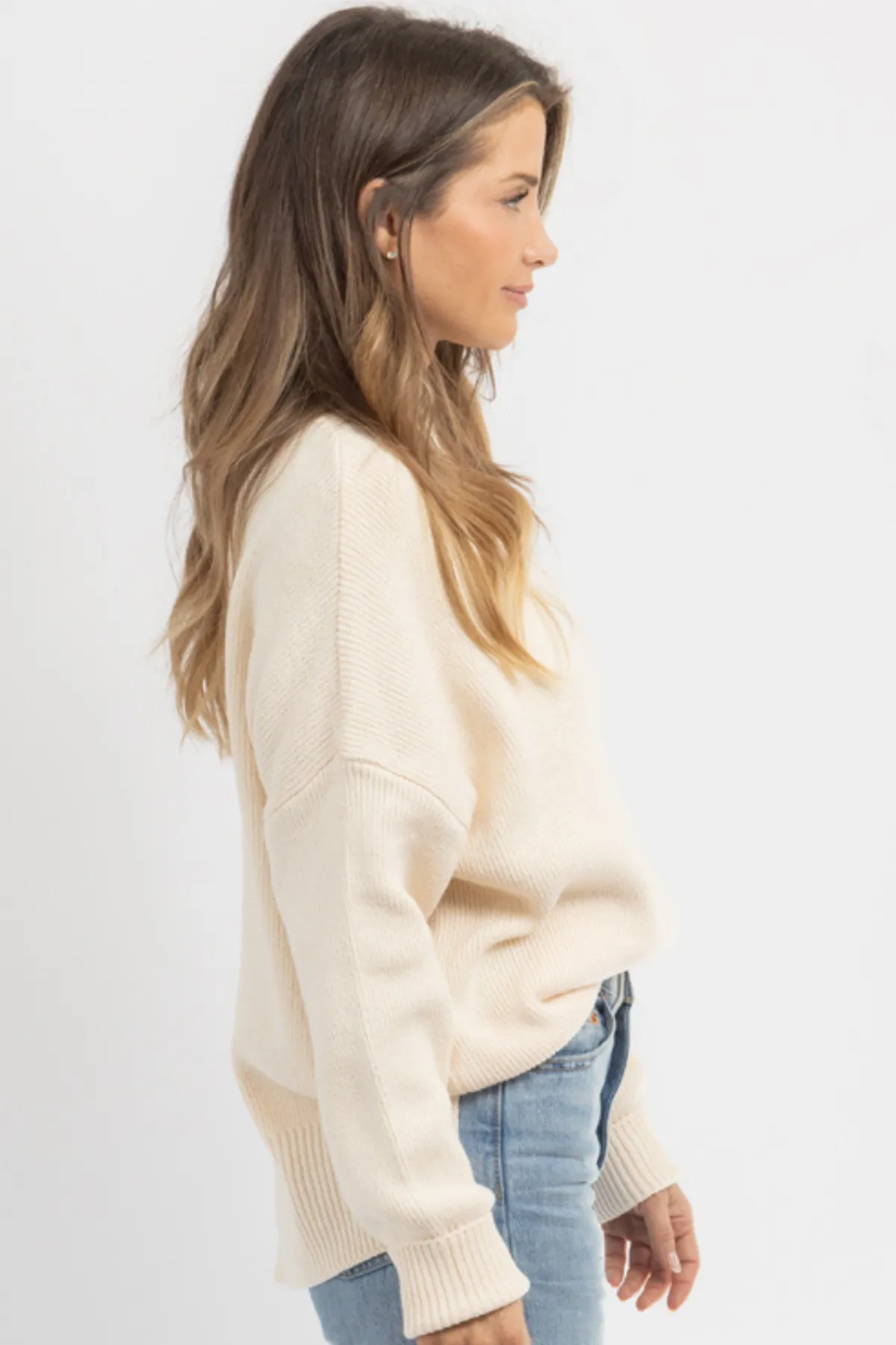 CREAMY BEIGE RIBBED SWEATER