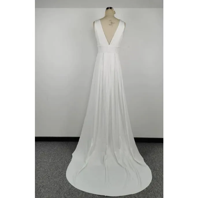 Deep V-Neck Trailing Hem Bodycon Wedding Dress