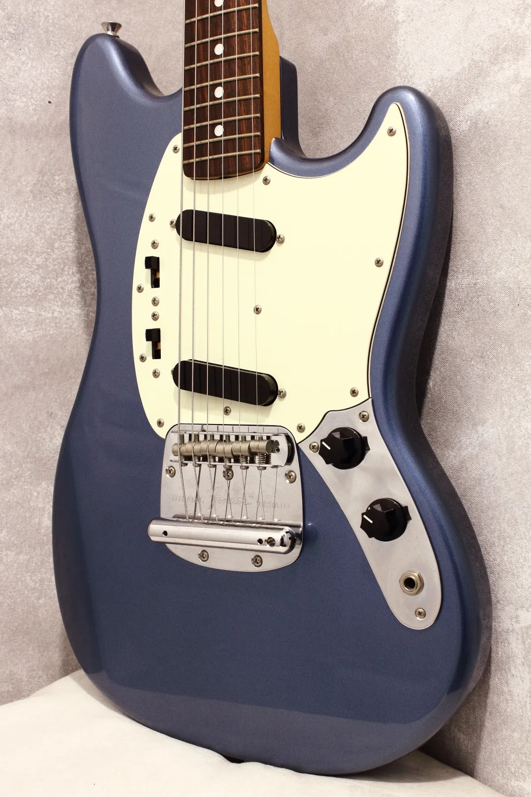 Fender Japan Mustang MG69 Old Lake Placid Blue 2010