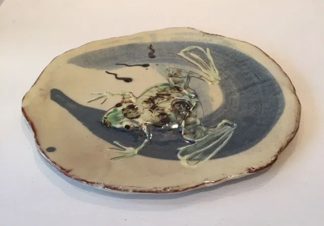 Medium Flat Dish with Frogs