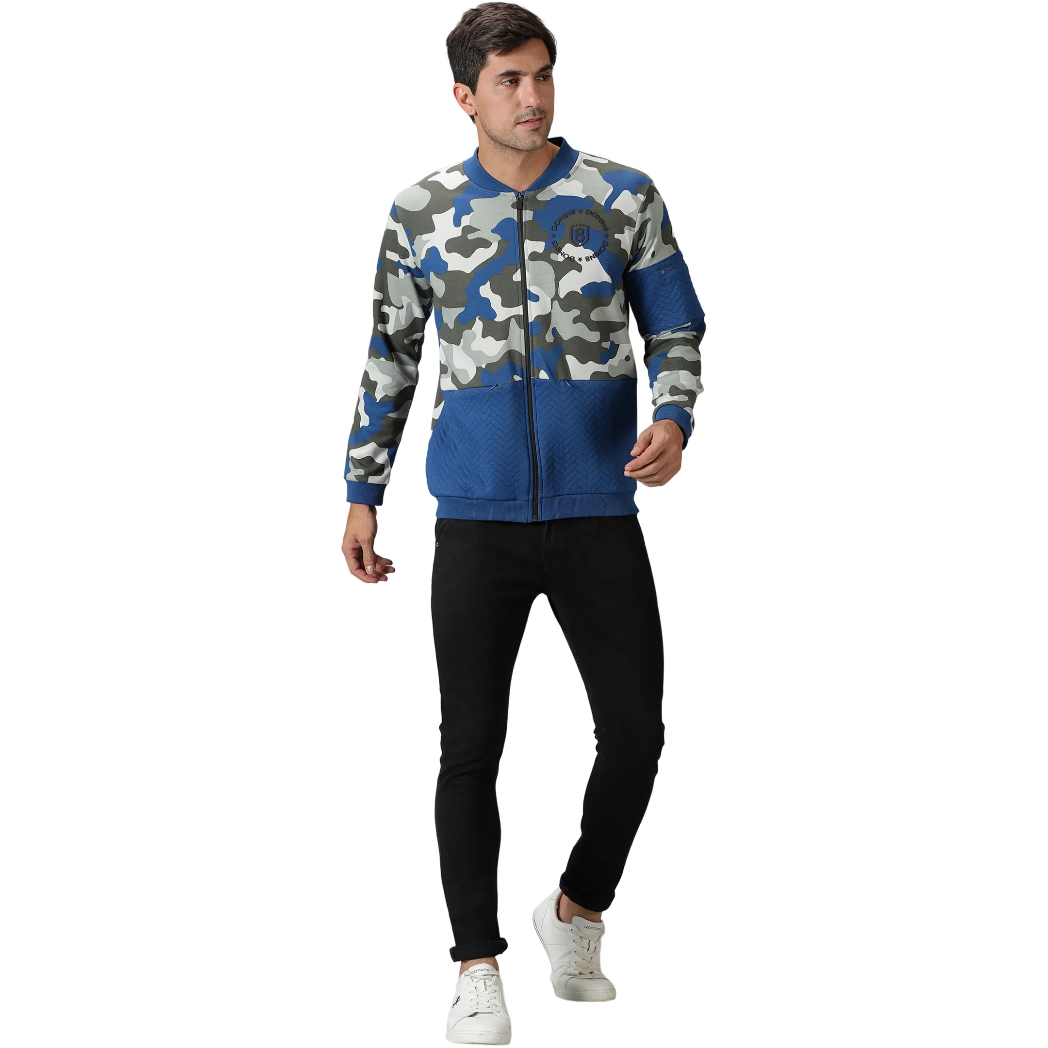 Men Camouflage Printed Quilted Jacket with Zipper closure.