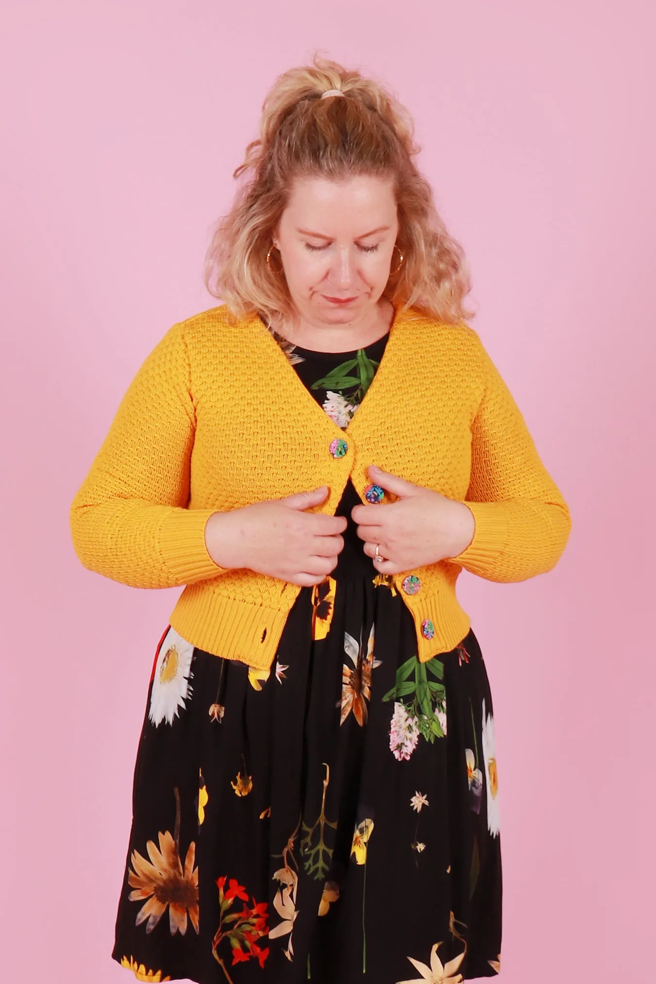 Primrose Cardie V Neck Crayon Yellow